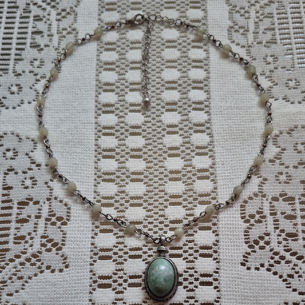 Elegant Silver and Green Pendant Necklace